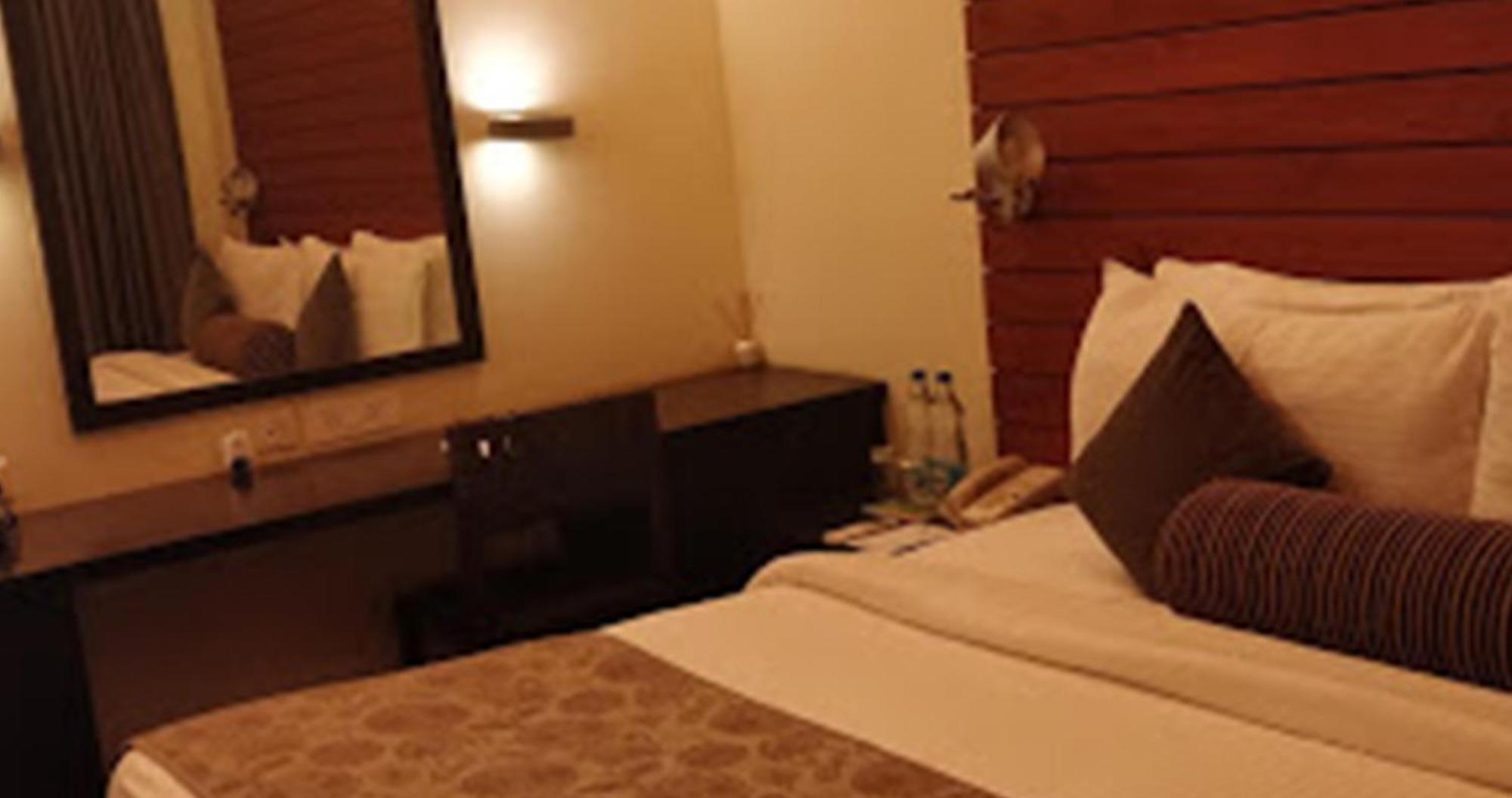 The Golkonda Resort And Spa Hyderabad Bagian luar foto