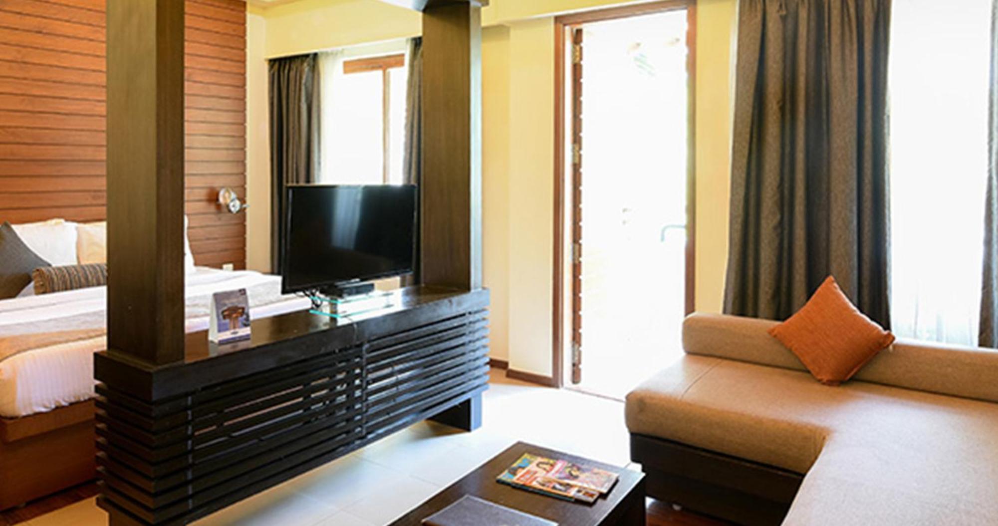 The Golkonda Resort And Spa Hyderabad Bagian luar foto