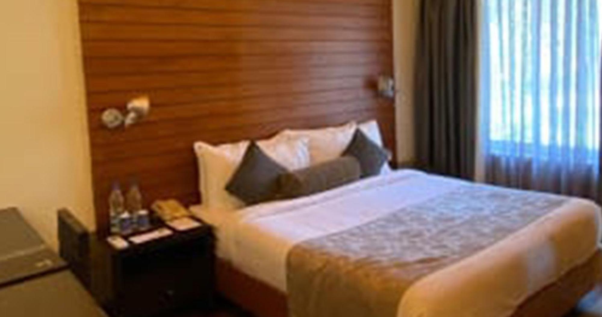 The Golkonda Resort And Spa Hyderabad Bagian luar foto