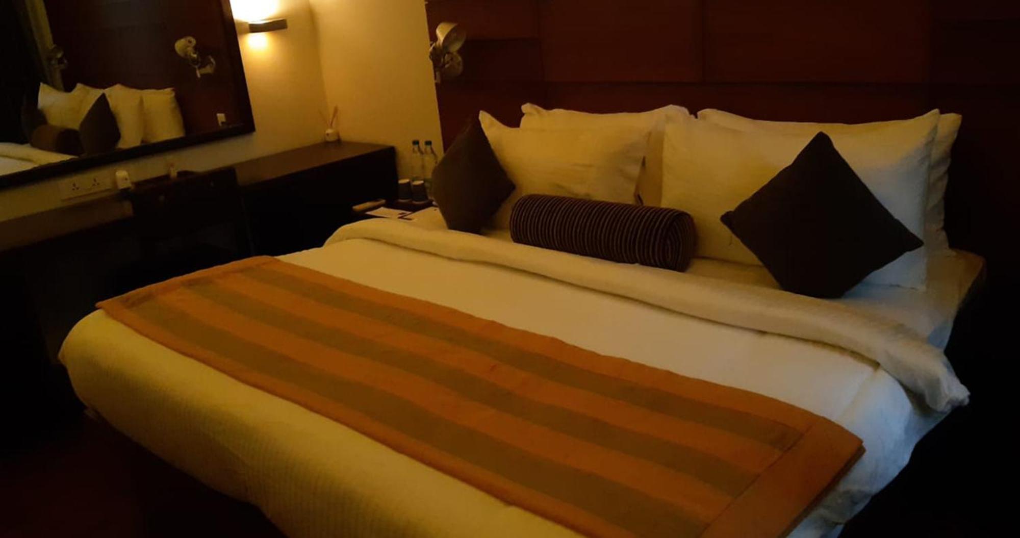 The Golkonda Resort And Spa Hyderabad Bagian luar foto